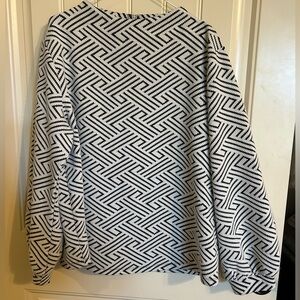 W5 Black and White Geometric Top